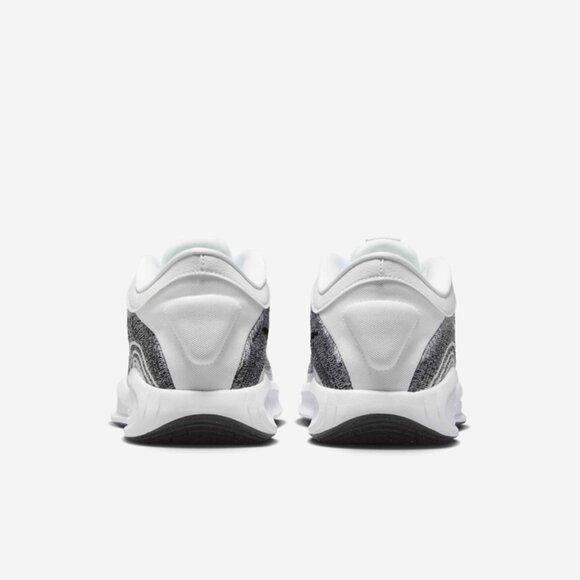 Nike G.T. Hustle Academy Men\'s Basketball Shoes, Size: 8.5, White Black main image 4